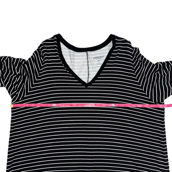 Torrid Super Soft Black V-Neck Striped Short Sleeve Knit Tunic Size 4X - Picture 8 of 9